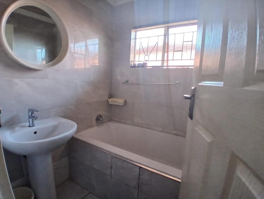 3 Bedroom Property for Sale in Tlhabane West North West